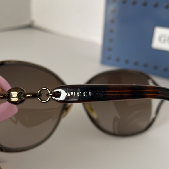 Authentic Gucci Sunglasses. - Picture 5 of 16